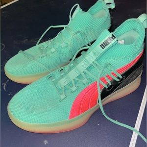 Puma Clyde court “ocean drive” size 10